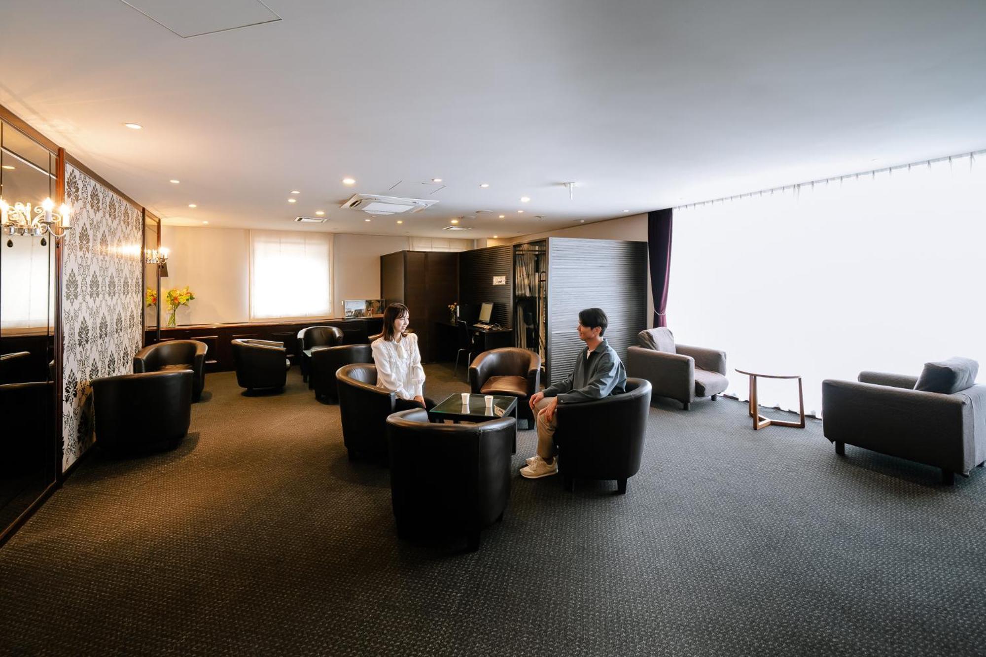 Hotel Hillarys Осака Екстериор снимка
