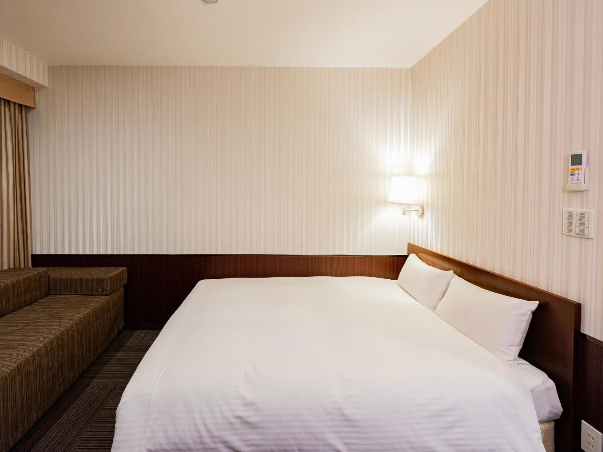 Hotel Hillarys Осака Стая снимка